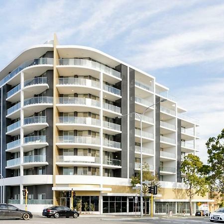 Minimalist Penthouse Condo With Skyline Vistas Perth Exterior foto