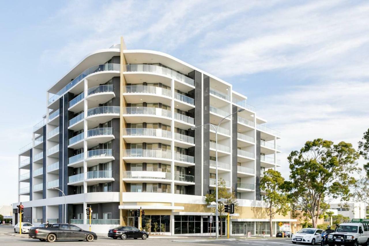 Minimalist Penthouse Condo With Skyline Vistas Perth Exterior foto